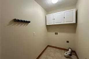 1935 Sunshine Ct, Hope Mills, NC 28348 - Photo 16