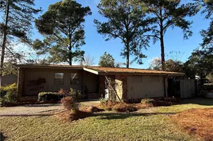 600 W 19th St, Lumberton, NC 28358 - Photo 1