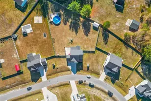 1423 Creekwood Rd, Hope Mills, NC 28348 - Photo 4