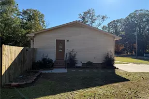 103 Spring St, Red Springs, NC 28377 - Photo 4