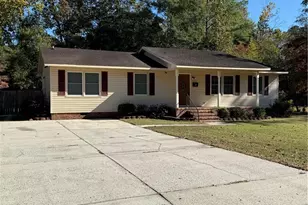 103 Spring St, Red Springs, NC 28377 - Photo 2