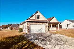 80 Kiara Dr, Lumberton, NC 28360 - Photo 2