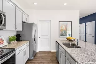 3049 Platinum Cir, West End, NC 27376 - Photo 8