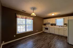 3250 Winesap Rd, Hope Mills, NC 28348 - Photo 4