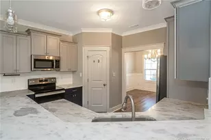 2301 Northway Ct, Hope Mills, NC 28348 - Photo 8