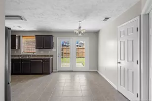 1607 Stonewood Dr, Fayetteville, NC 28306 - Photo 10