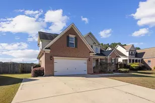 1328 Masterpiece Dr, Hope Mills, NC 28348 - Photo 4