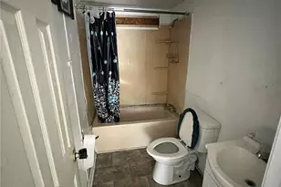 566 Quail Run Rd, Lumberton, NC 28358 - Photo 10