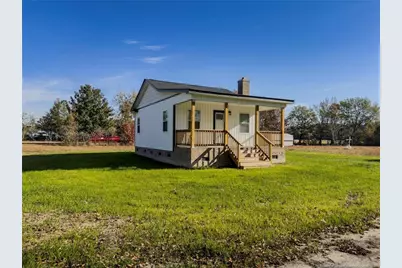 1075B Pine Street, Pembroke, NC 28372 - Photo 2