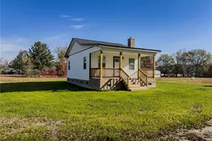 1075B Pine St, Pembroke, NC 28372 - Photo 2