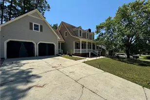 6105 Lakeway Dr, Fayetteville, NC 28306 - Photo 2