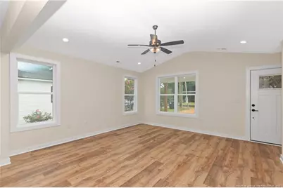 229 E Washington Street, Coats, NC 27521 - Photo 8