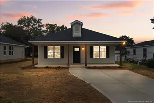 229 E Washington St, Coats, NC 27521 - Photo 4