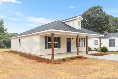 229 E Washington Street, Coats, NC 27521 - Photo 2