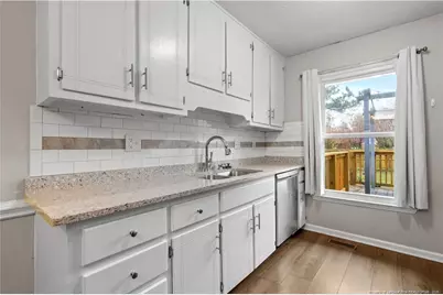 725 Mosswood Lane, Fayetteville, NC 28311 - Photo 8