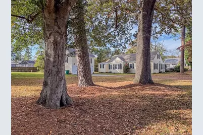 1603 McMillan Avenue, Lumberton, NC 28358 - Photo 2