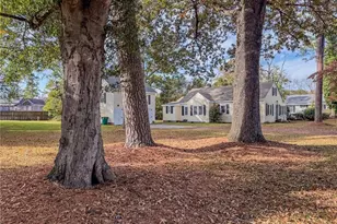 1603 McMillan Ave, Lumberton, NC 28358 - Photo 2