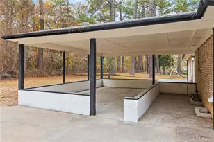 619 Bessemer Cir, Fayetteville, NC 28301 - Photo 2