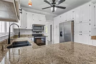 3199 Bittersweet Dr, Fayetteville, NC 28306 - Photo 10