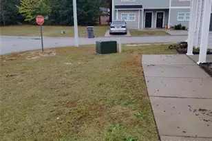 505 Shelia St, Hope Mills, NC 28348 - Photo 2