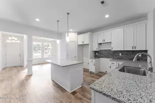 221 Telluride Ct, Aberdeen, NC 28315 - Photo 4