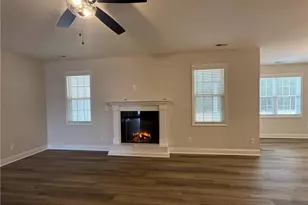 335 Crowville St, Raeford, NC 28376 - Photo 10