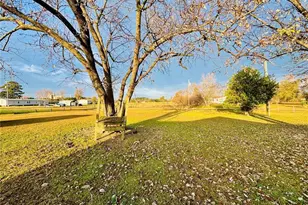 64 Outfield Dr, Bladenboro, NC 28320 - Photo 6