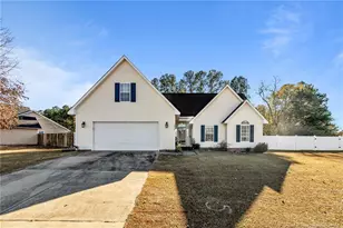 289 Rushmore Ct, Raeford, NC 28376 - Photo 2