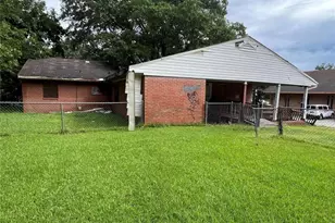 1009 Lodge St, Wilson, NC 27893 - Photo 1