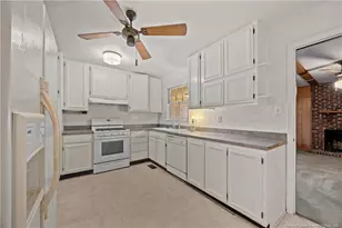 744 Buena Vista Dr, Fayetteville, NC 28311 - Photo 10