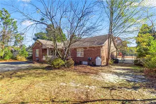 3638 Golfview Rd, Hope Mills, NC 28348 - Photo 34