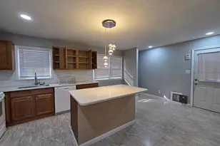 2532 Sourwood Dr, Fayetteville, NC 28301 - Photo 6