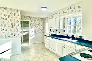 5729 Dobson Dr, Fayetteville, NC 28311 - Photo 14