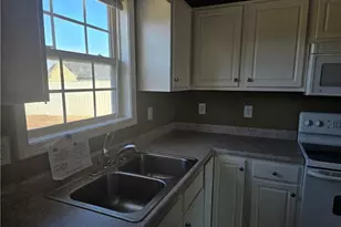 413 Turret Ct, Hope Mills, NC 28348 - Photo 6