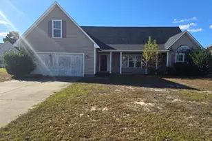 413 Turret Ct, Hope Mills, NC 28348 - Photo 1