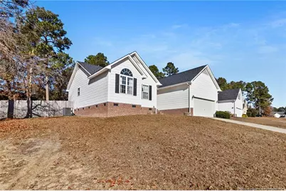 110 Jefferson Drive, Raeford, NC 28376 - Photo 2