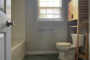 109 N Magnolia St, Raeford, NC 28376 - Photo 18