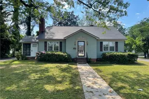 109 N Magnolia St, Raeford, NC 28376 - Photo 1