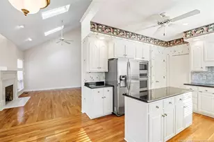 275 Courtyard Ln, Fayetteville, NC 28303 - Photo 12