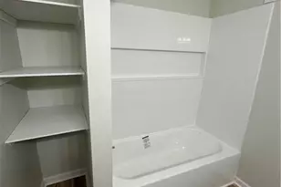 411 Lafayette St, Clinton, NC 28328 - Photo 2