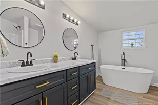 6017 Paddy Hollow Ct, Fayetteville, NC 28312 - Photo 2