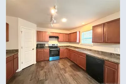 70 Hallow Oak Street, Spring Lake, NC 28390 - Photo 4