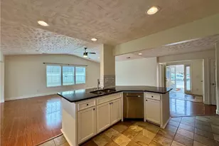 1264 Bromley Dr, Fayetteville, NC 28303 - Photo 8