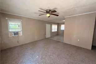 425 Squirrel St, Fayetteville, NC 28303 - Photo 2