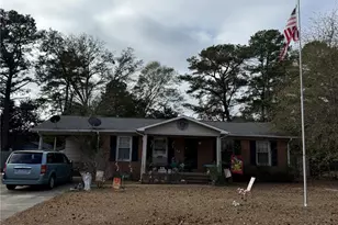 3220 Periwinkle Dr, Fayetteville, NC 28306 - Photo 2