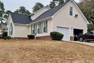 2432 Lull Water Dr, Fayetteville, NC 28306 - Photo 4