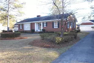 601 W 26th St, Lumberton, NC 28358 - Photo 2