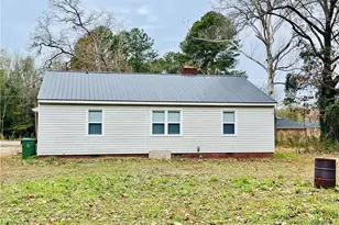 405 S Austin Street S, Maxton, NC 28364 - Photo 8