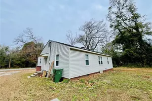 405 S Austin Street S, Maxton, NC 28364 - Photo 6