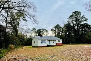 405 S Austin Street S, Maxton, NC 28364 - Photo 2